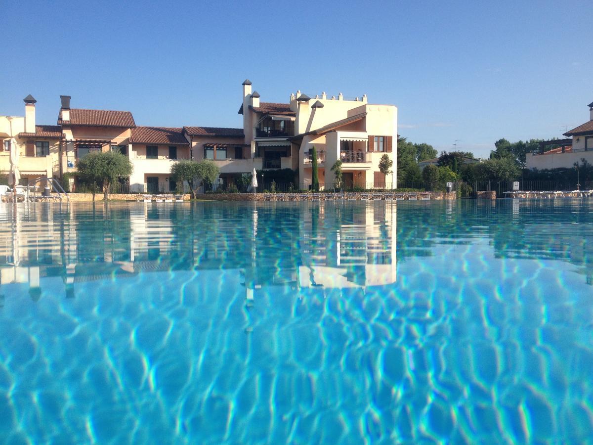 Holidays Garda Village Ferienpark Peschiera del Garda